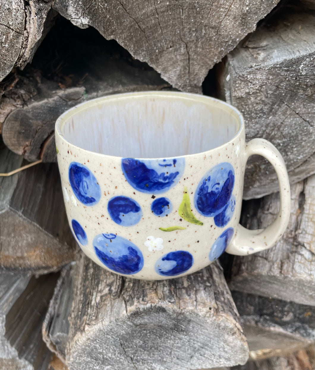 White Flower Blueberry Mug